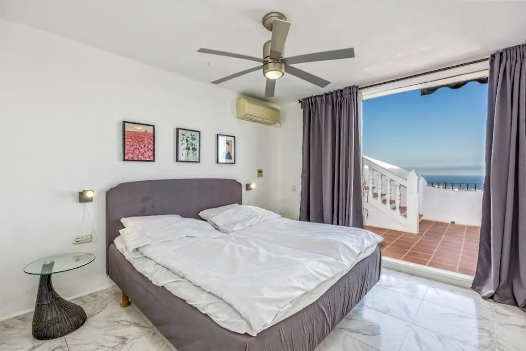 103-Penthouse Apartment, Stunning Views, Μαρμπέλλα